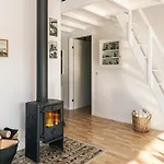 6 Person In Hals-by Traum Hals
